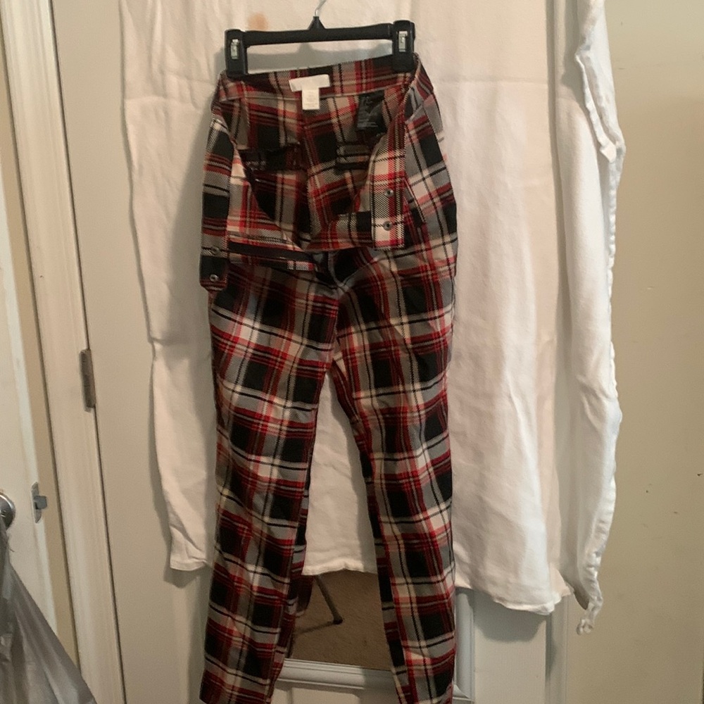 Black, red,tan